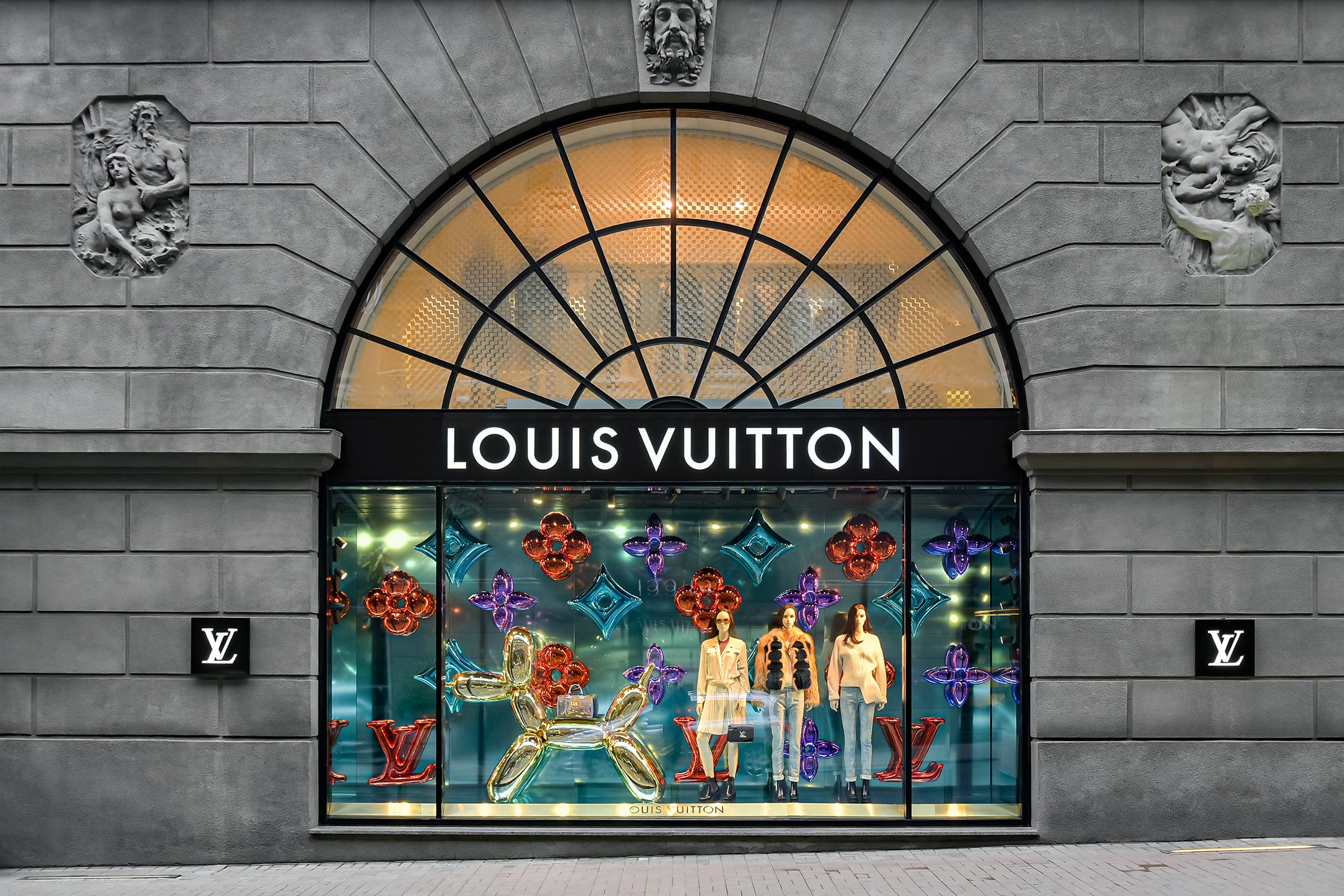 Louis Vuitton / Corker Marshall / architecture urban
